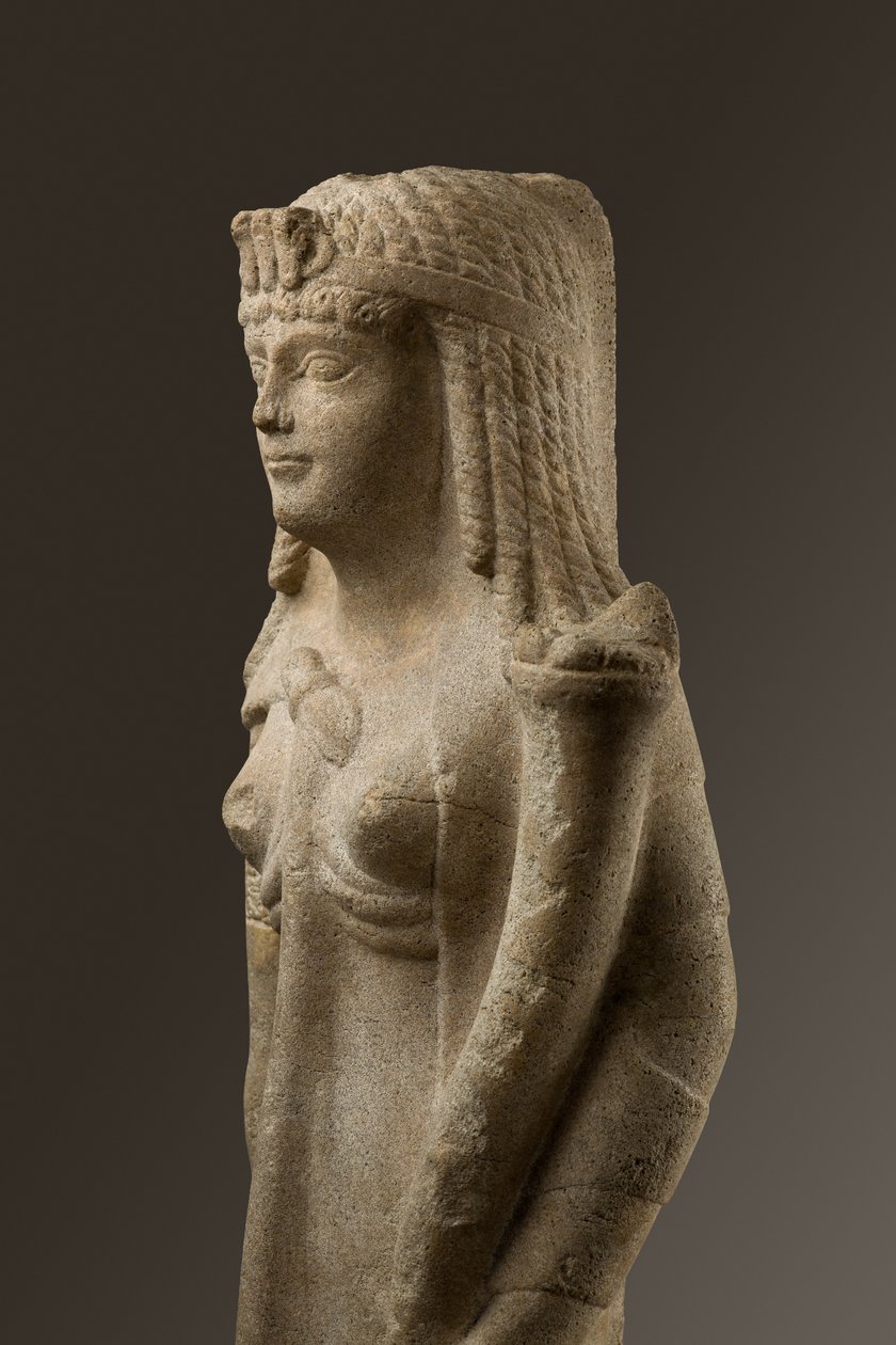Posąg królowej ptolemejskiej, być może Kleopatra VII, 200-30 pne (wapień dolomitowy) autorstwa Egyptian Ptolemaic Period