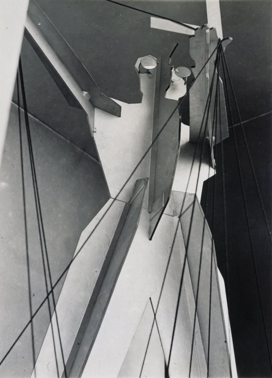 Rzeźba w Pressa, Kolonia autorstwa Eliezer Markowich Lissitzky
