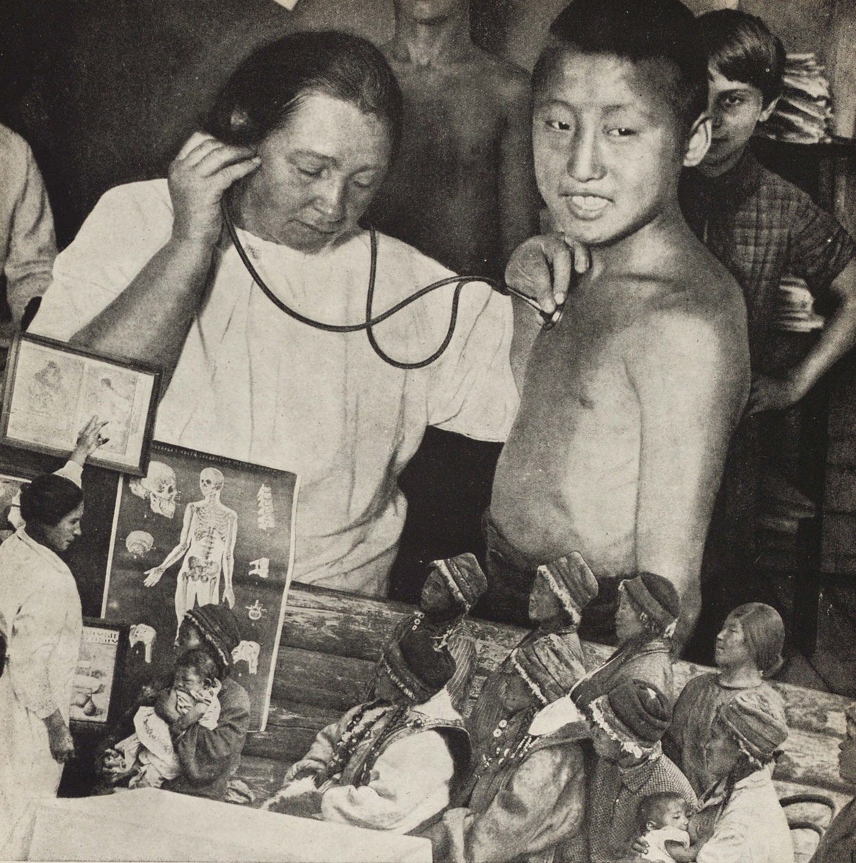 Medycyna w ZSRR. Ilustracja z ZSRR buduje socjalizm, 1933. autorstwa Eliezer Markowich Lissitzky