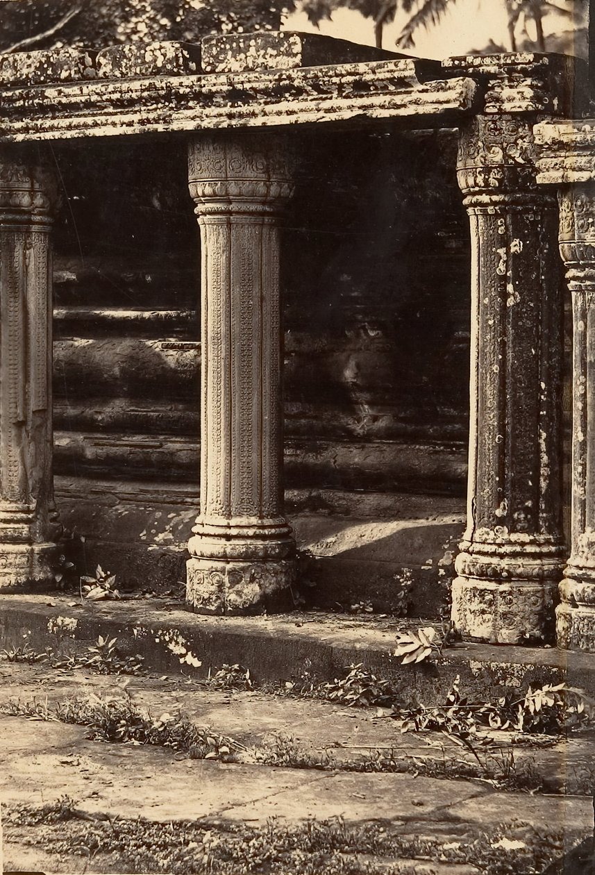 Wielka Pagoda - Kolumnada Esplanade, 1866. autorstwa Emile Gsell