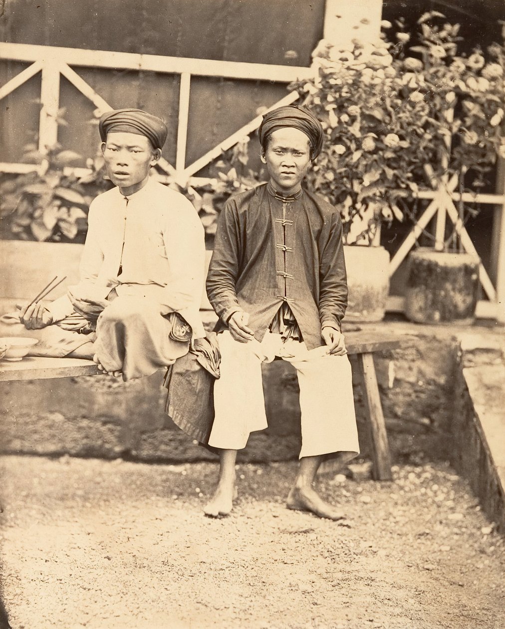 Ochotnicy jedzący ryż, Cochinchina, 1866. autorstwa Emile Gsell
