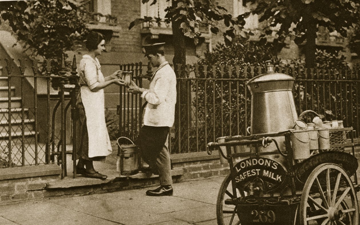 Mleczarz z północnego Londynu i jego trójkołowy wózek (zdjęcie w sepii) autorstwa English Photographer