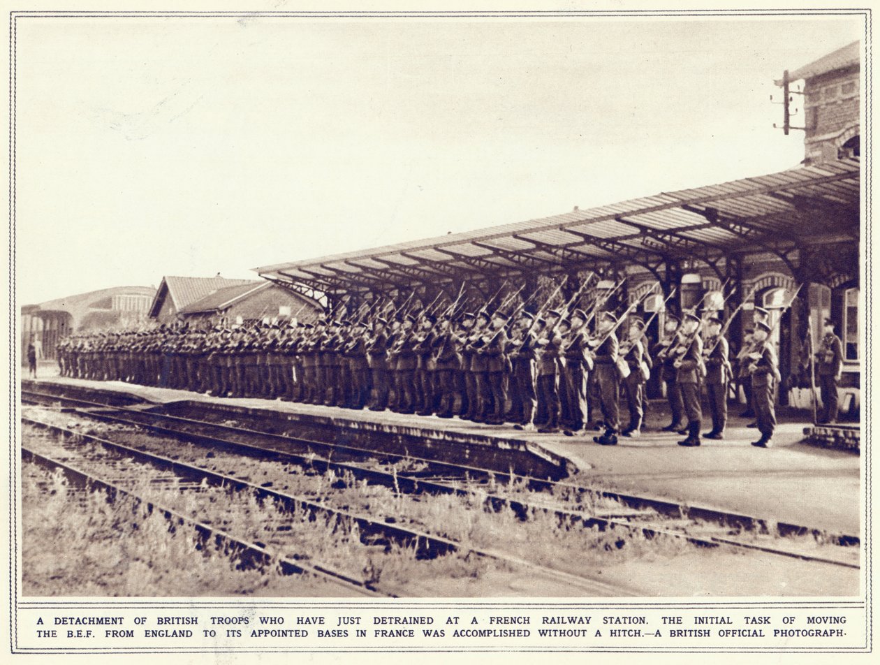 Oddział brytyjskich żołnierzy, którzy właśnie przesiedlili się na francuskim dworcu kolejowym, z The Illustrated War News, opublikowanego 8 listopada 1939 r. autorstwa English Photographer