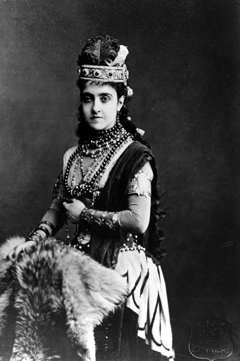 Adelina Patti w roli Aidy, 1876 autorstwa English Photographer