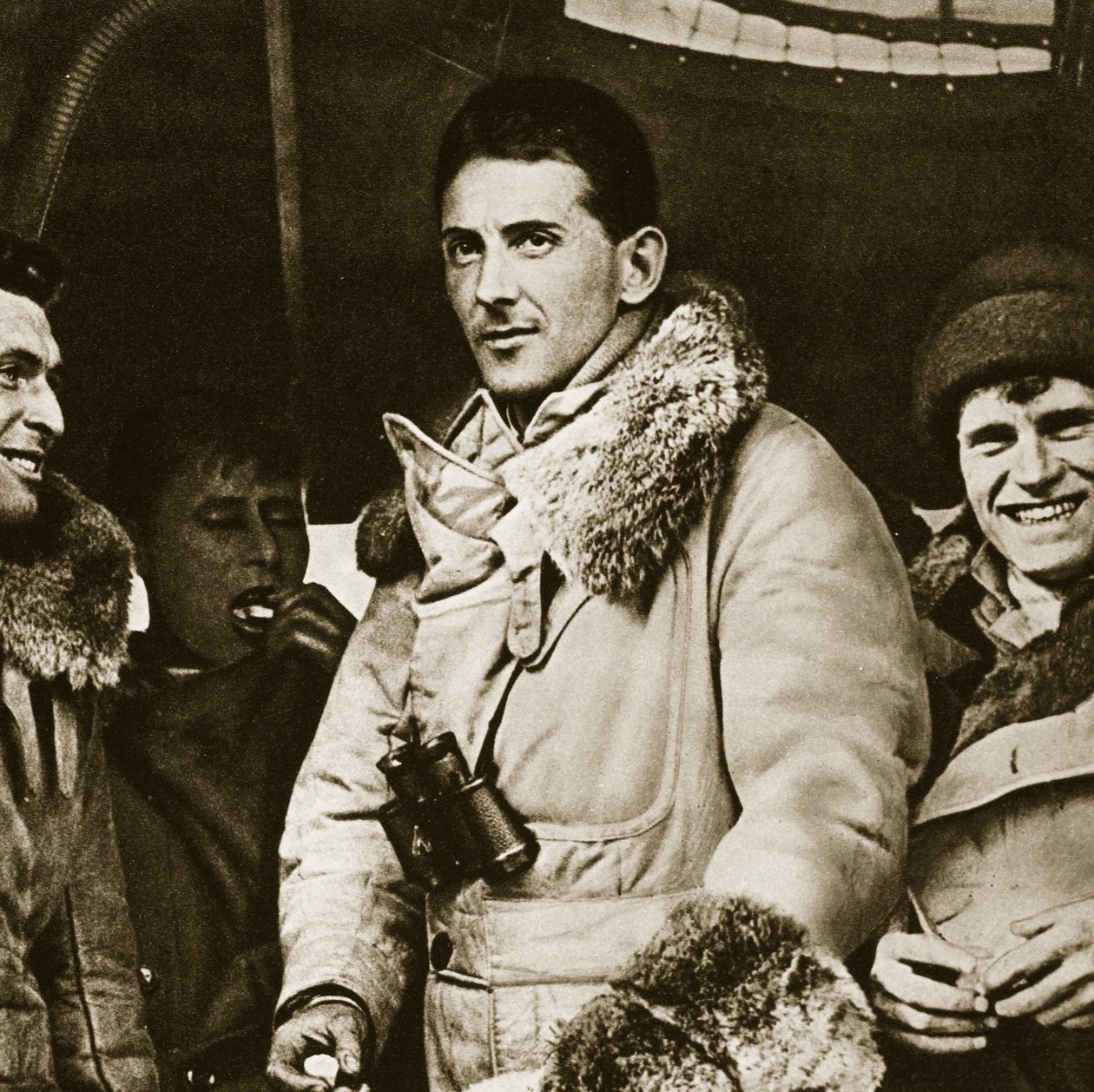 Sterowiec bohater poruszającej historii (fotograwiura) autorstwa English Photographer