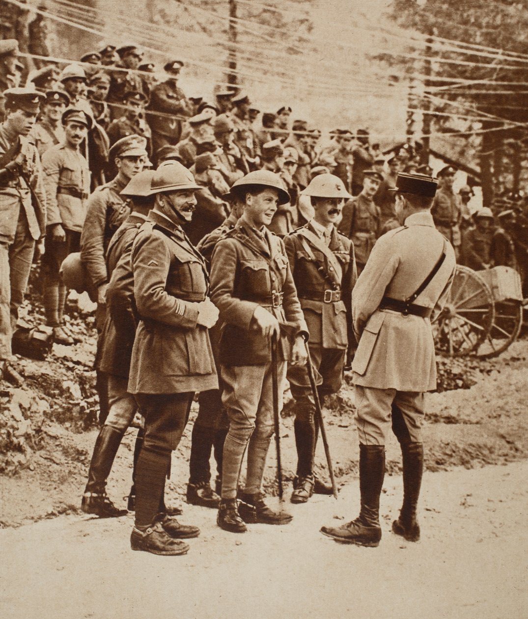 Międzynarodowa grupa na froncie włoskim, 1917: Książę Walii w centrum autorstwa English Photographer