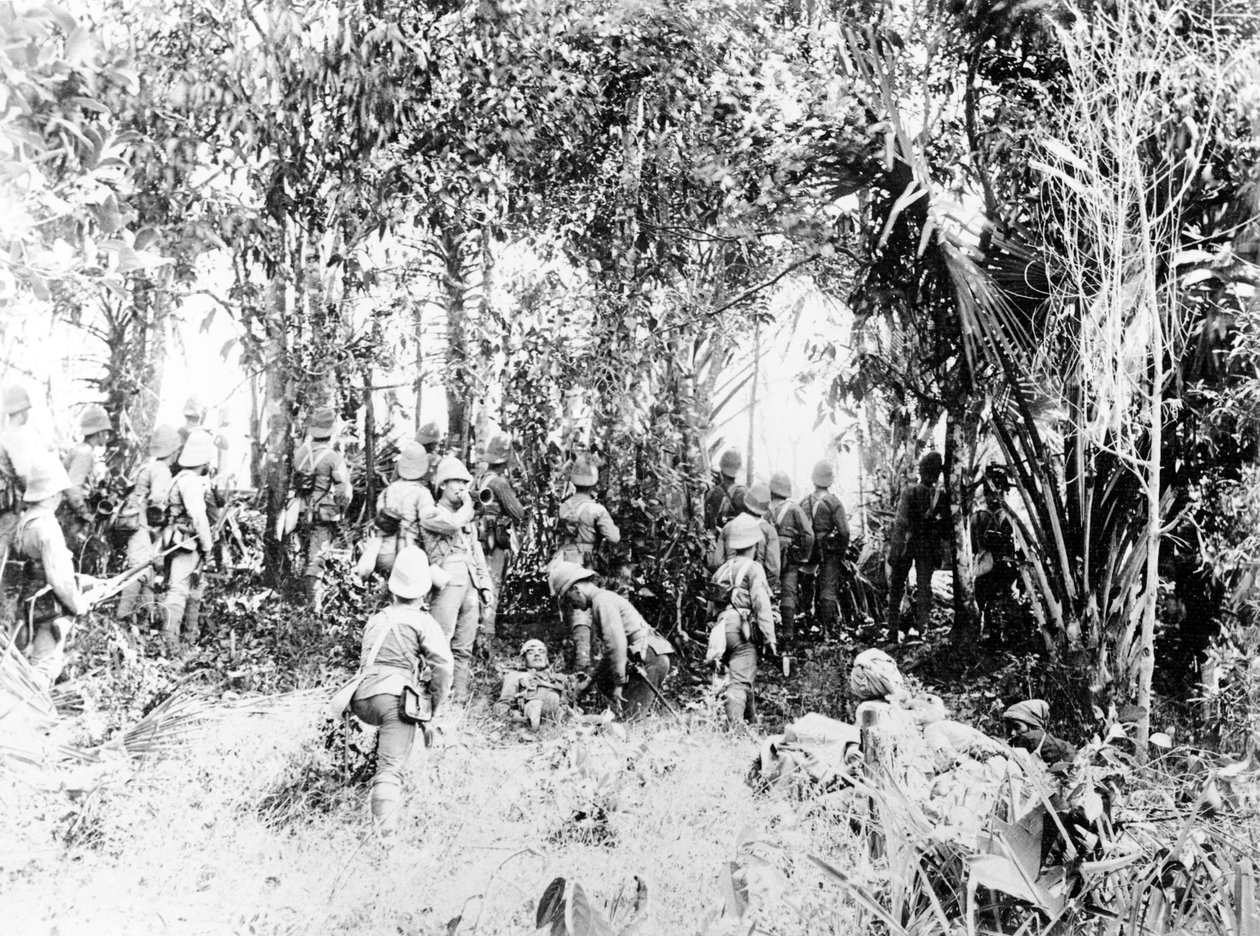 Napaść na Kyaing-Kwintaung Stockade w Birmie przez 2. Regt Devon podczas kampanii Wuntho Sawbwa, 1891 autorstwa English Photographer