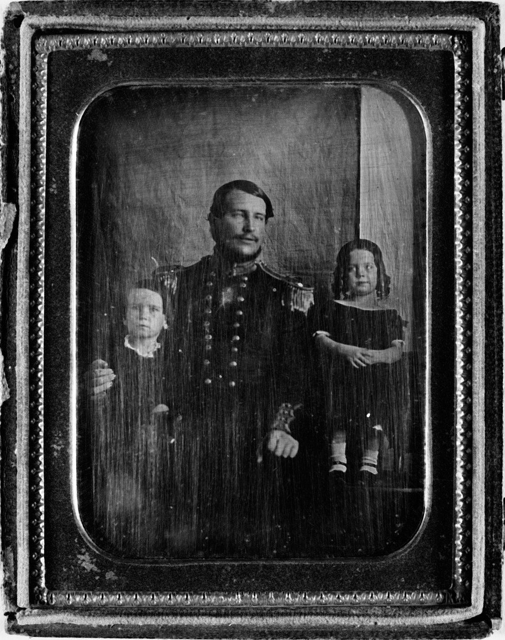Asystent chirurga Christopher Bakewell Bassano i rodzina, c.1850 (dagerotyp) autorstwa English Photographer