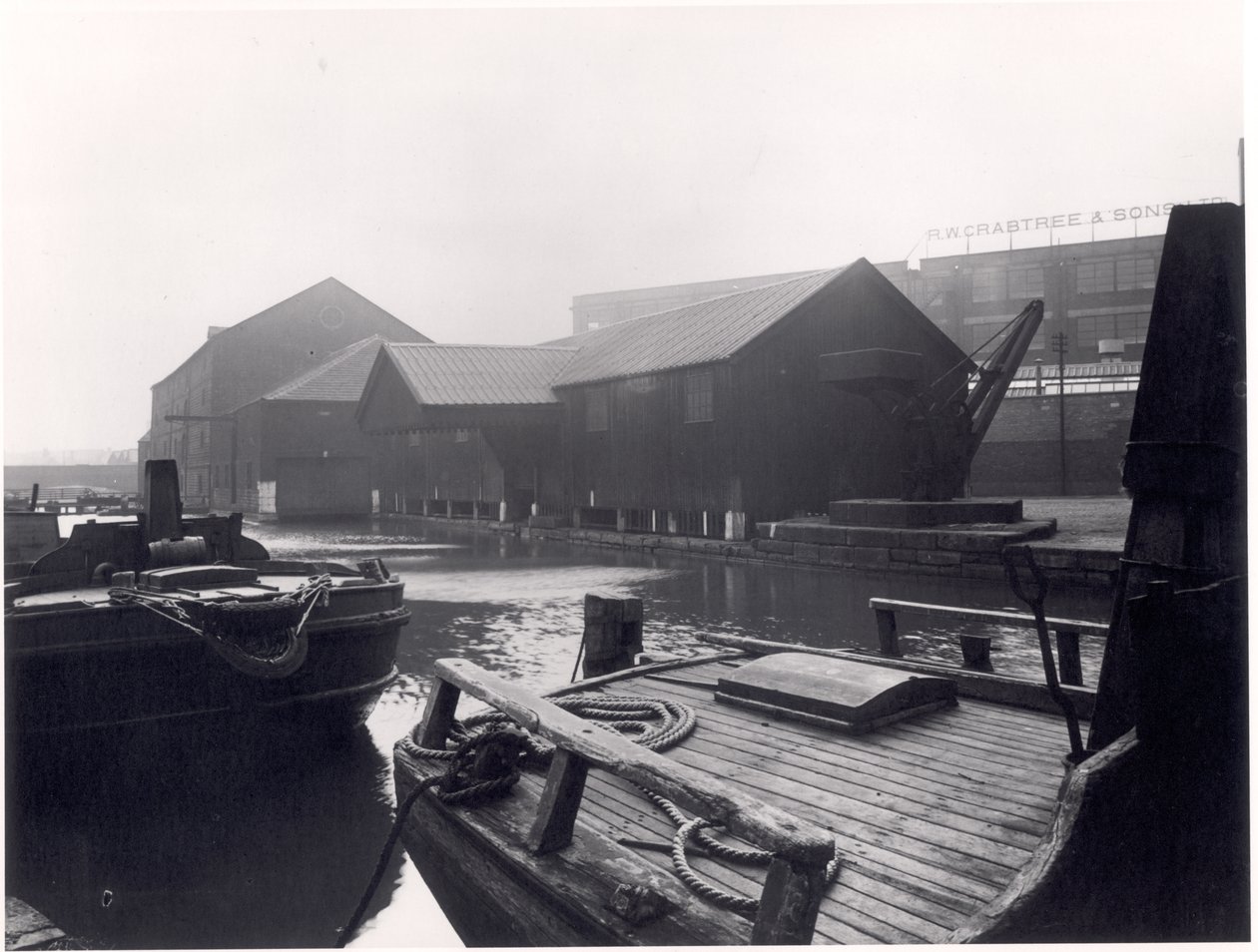 Barki na Canal Wharf, kanał Leeds Liverpool, 1951 autorstwa English Photographer