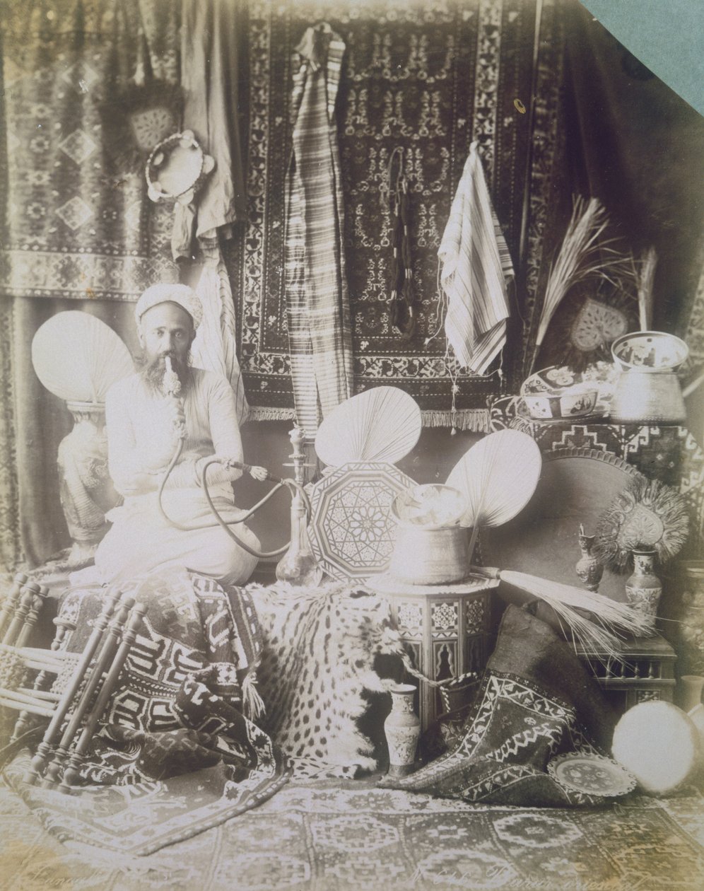 Bazar w Kairze, Egipt, ok. 1878 autorstwa English Photographer