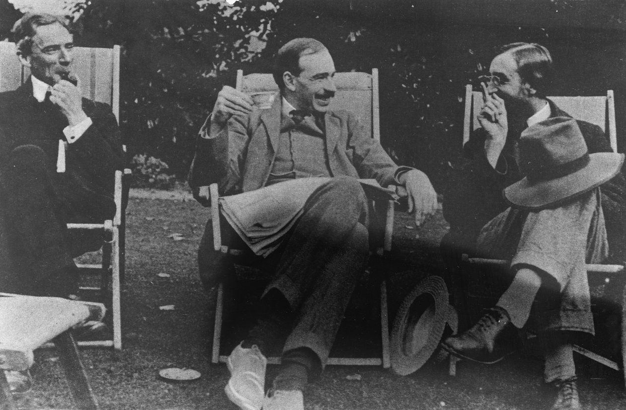 Bertrand Russell, JM Keynes i Lytton Strachey, c.1917 autorstwa English Photographer