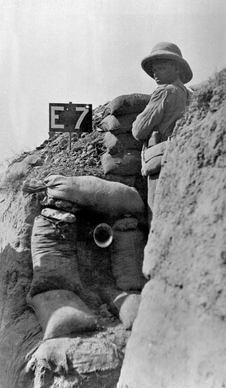 Wojska brytyjskie w okopach, Sannayat, 1916 autorstwa English Photographer
