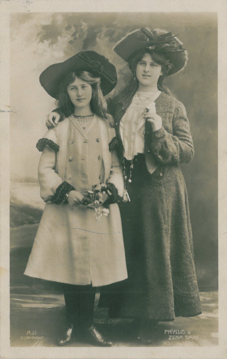 Gwiazdy sceny: Miss Phyllis i Miss Zena Dare, ok. 1903-08 autorstwa English Photographer