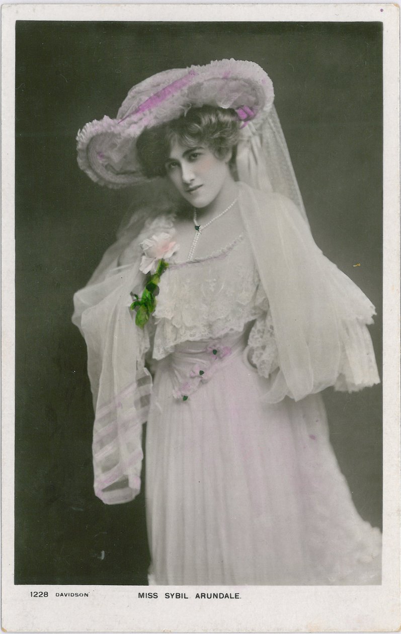 Gwiazdy sceny: Miss Sybil Arundale, c.1903-08 (kolorowe zdjęcie) autorstwa English Photographer