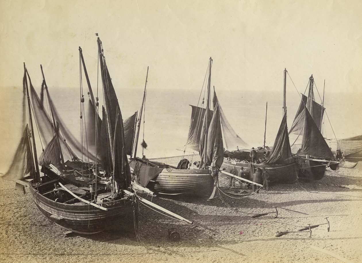 Łodzie rybackie wciągnęły się na plażę w Shoreham-by-Sea, ok. 1880 (zdjęcie) autorstwa English Photographer