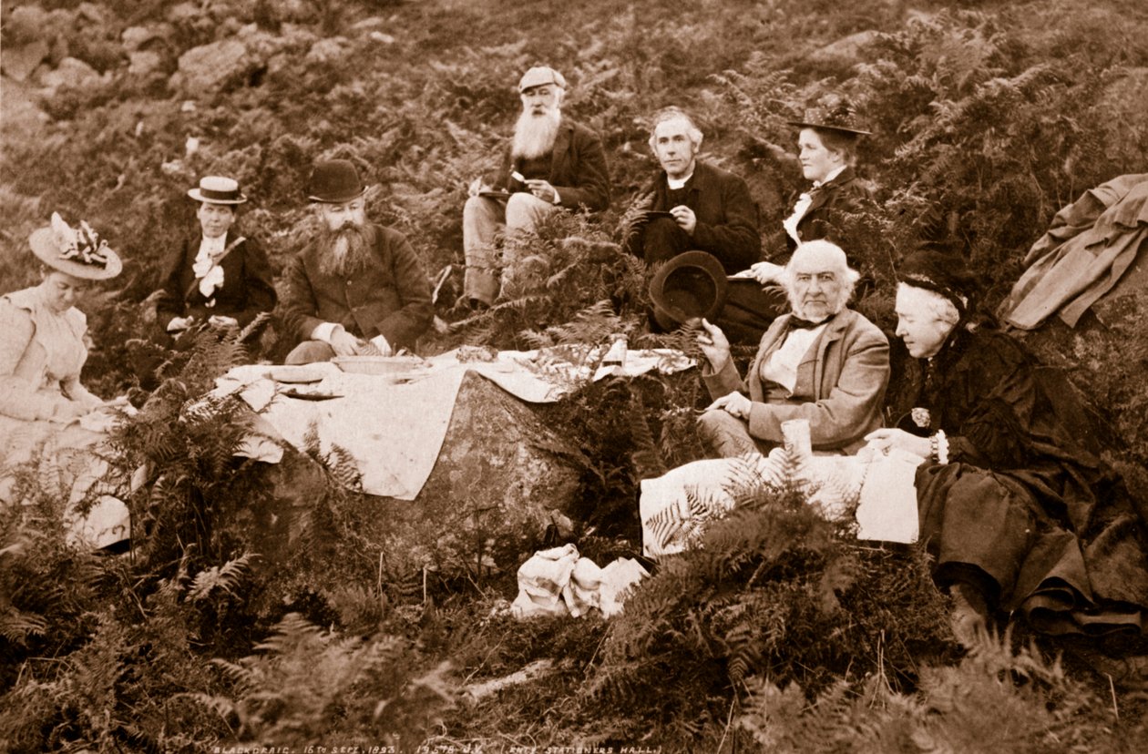 Piknik Gladstone w zamku Black Craig, grafika J. Valentine, 1893 (fotograwiura) autorstwa English Photographer