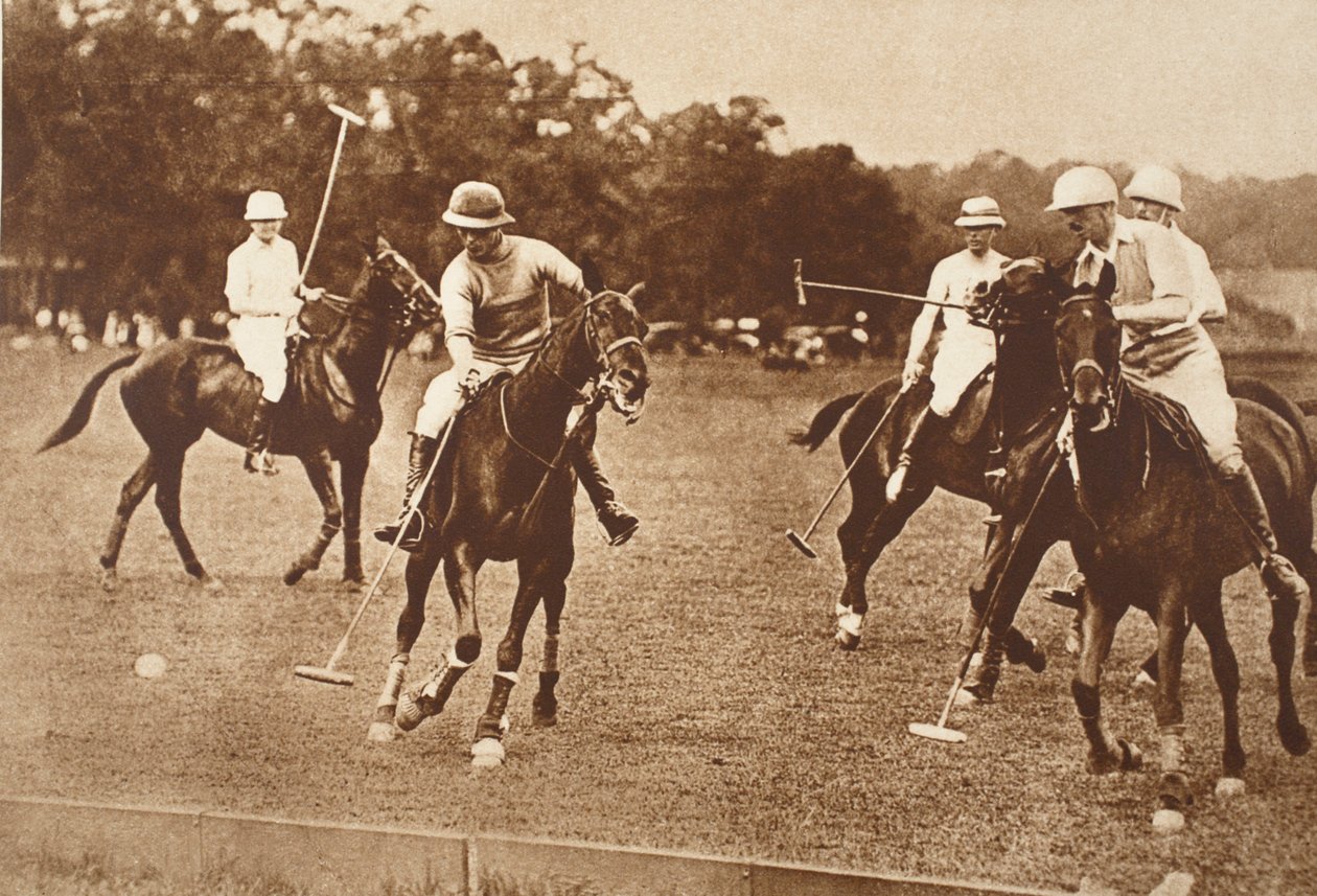 Król Edward grający w polo na Long Island, Nowy Jork, lata 30. XX wieku autorstwa English Photographer