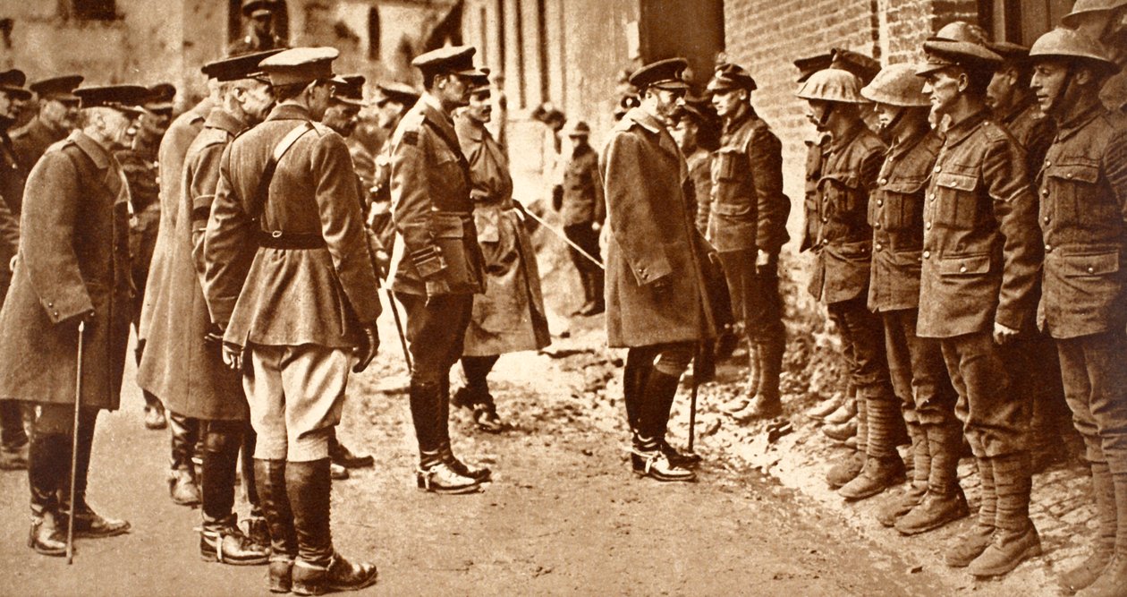 Król Jerzy z 7. Bn. Sherwood Foresters po Bullecourt, marzec 1918 autorstwa English Photographer