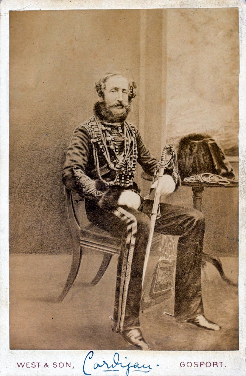 Lord Cardigan (1797-1868) w mundurze pułkownika 11. Pułku Huzarów (własność księcia Alberta), 1855 autorstwa English Photographer