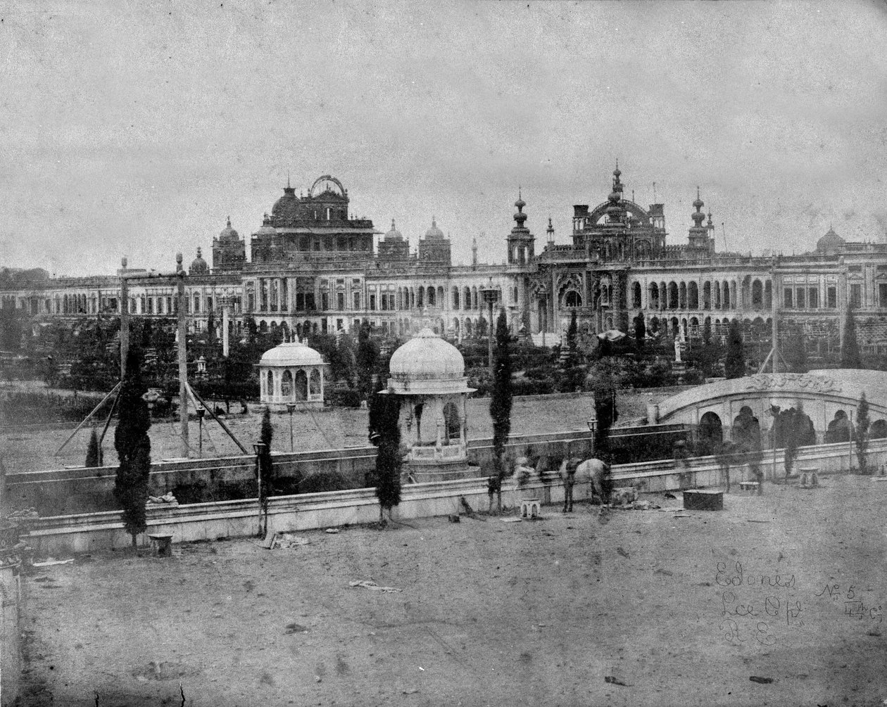 Lucknow, krótko po oblężeniu, 1857 autorstwa English Photographer