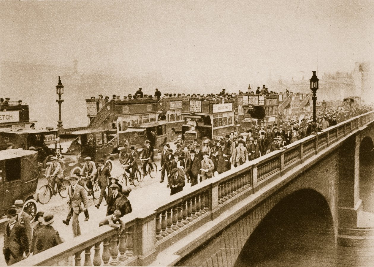 poniedziałkowy poranek godziny szczytu na moście londyńskim (zdjęcie w sepii) autorstwa English Photographer