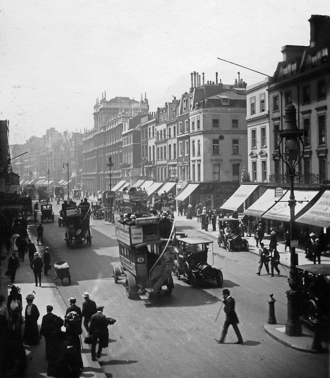 Piccadilly, Londyn autorstwa English Photographer