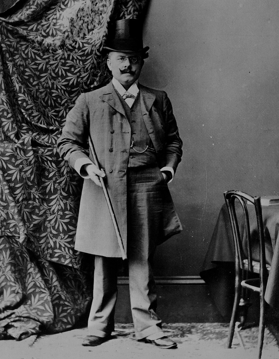 Portret dr Barnardo autorstwa English Photographer