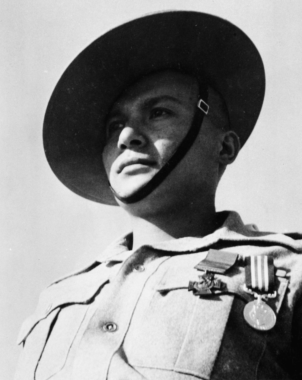 Portret strzelca Ganju Lamy VC MM, 1. batalionu, 7. strzelców Gurkha księcia Edynburga autorstwa English Photographer