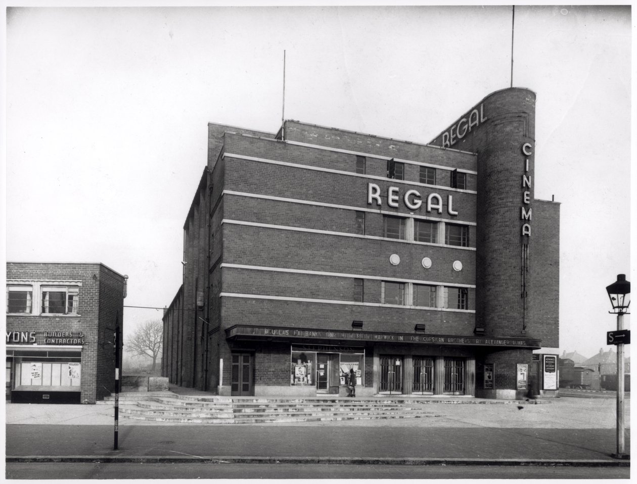 Regal Cinema na Cross Gates Road, Leeds, 1943 autorstwa English Photographer