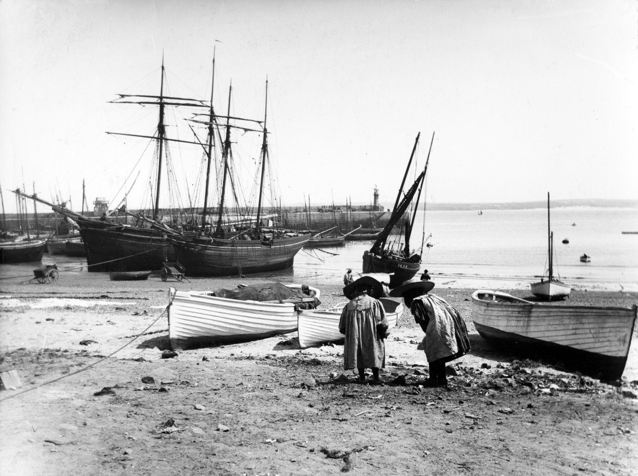 Szkunery Village Belle i Chyandour, ok. 1880-99 autorstwa English Photographer