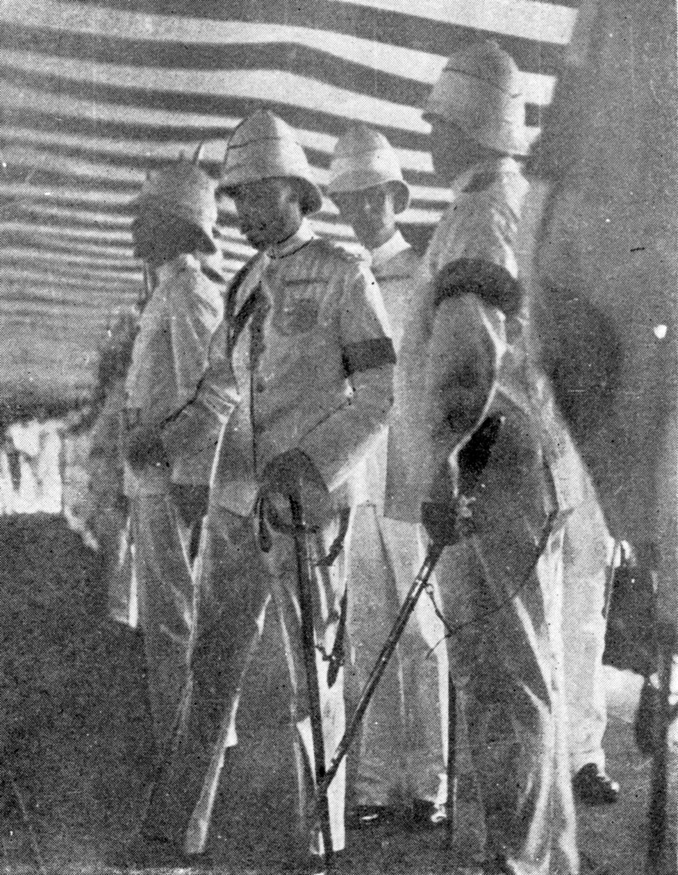 Książę Yorku i jego orszak na molo Johnstons w Singapurze, ilustracja z filmu Król, 25 maja 1901 autorstwa English Photographer