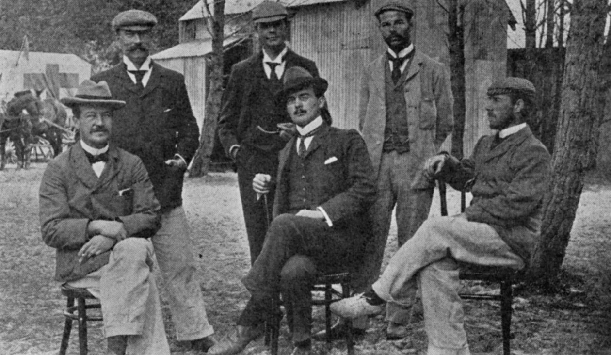 Ludzie, którzy walczą z zarazą w Kapsztadzie, ilustracja z filmu Król, 25 maja 1901 r. autorstwa English Photographer