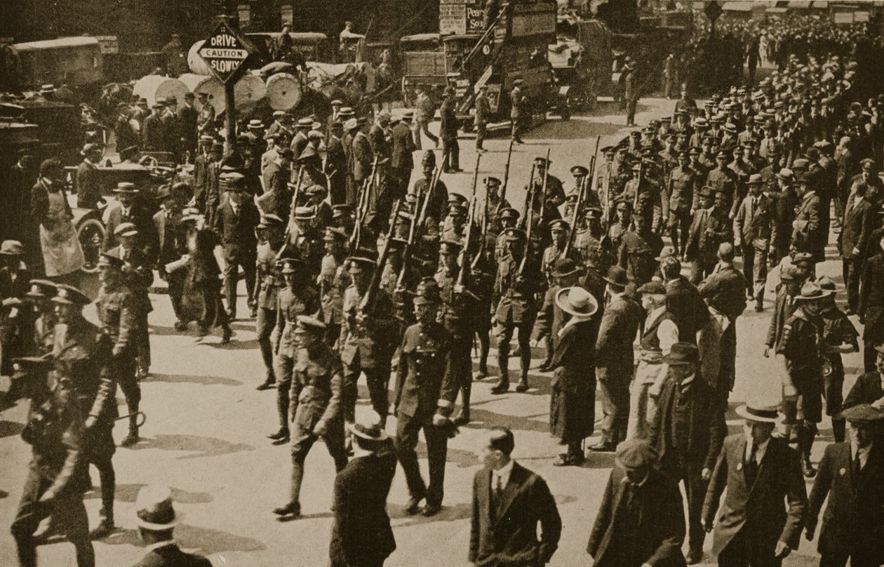 Powrót Londyńskich Strzelców po wspaniałej służbie we Francji, 1919 r. autorstwa English Photographer