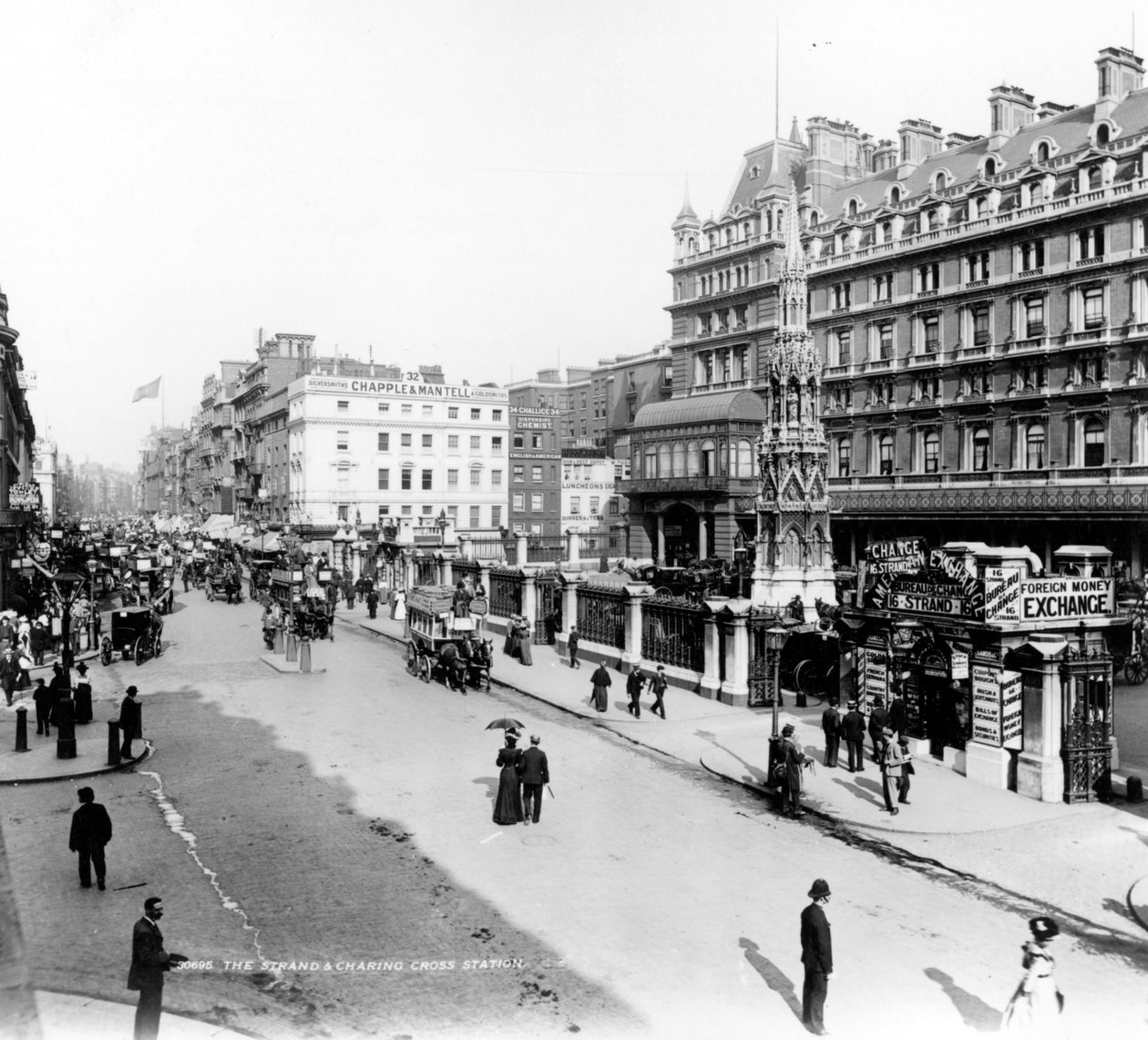 Stacja The Strand i Charing Cross, Londyn, ok. 1890 r autorstwa English Photographer