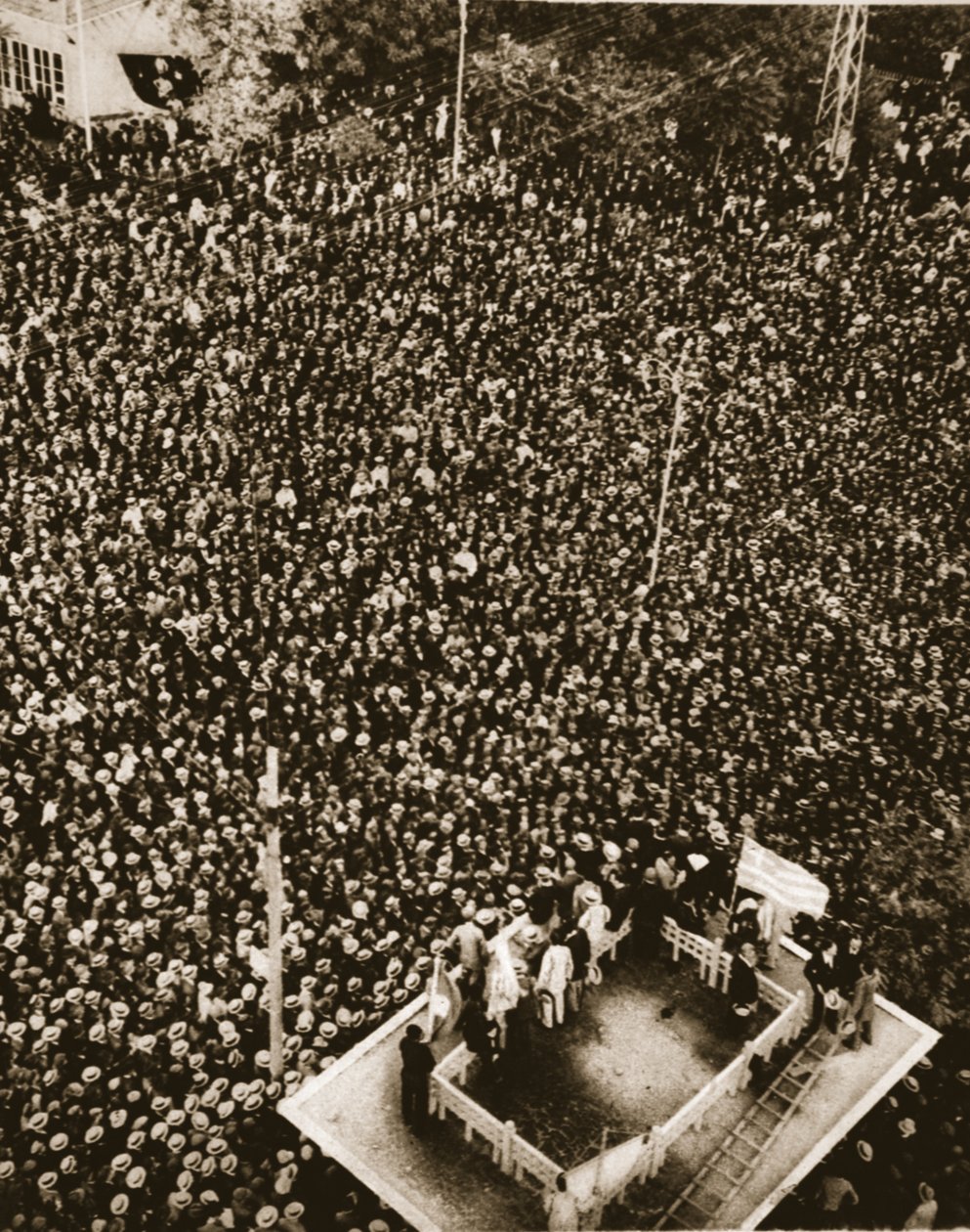 Odwołanie Macedonii przeciwko bułgarskiej inwazji: wiec w Salonikach, ilustracja z The Illustrated War News, 13 września 1916 (zdjęcie w sepii) autorstwa English Photographer