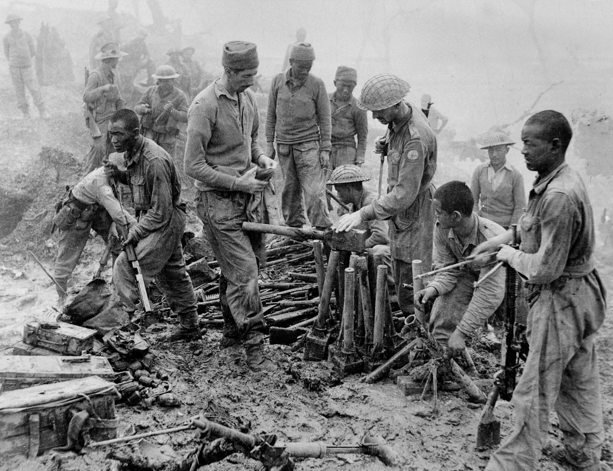 Zdobycie Scraggy podczas bitwy Imphal-Kohima, 1944 autorstwa English Photographer