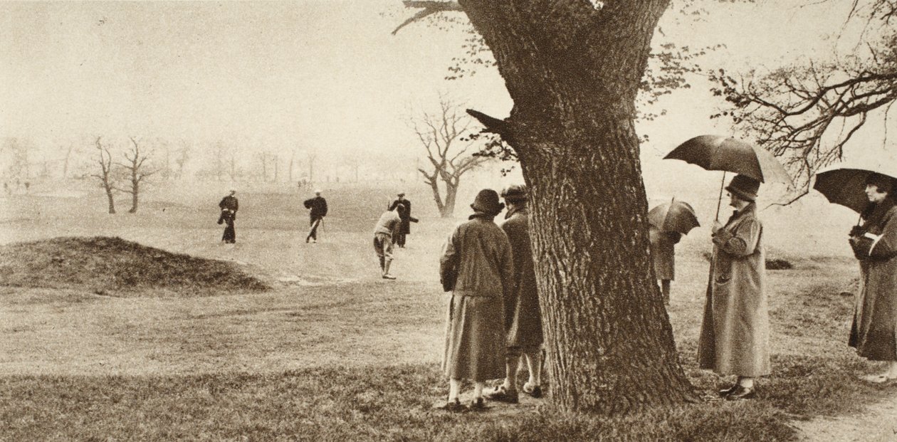 Dziewiąty green na polu golfowym Tooting Bec, z Wonderful London, opublikowany w latach 1926-27 (fotograwiura) autorstwa English Photographer