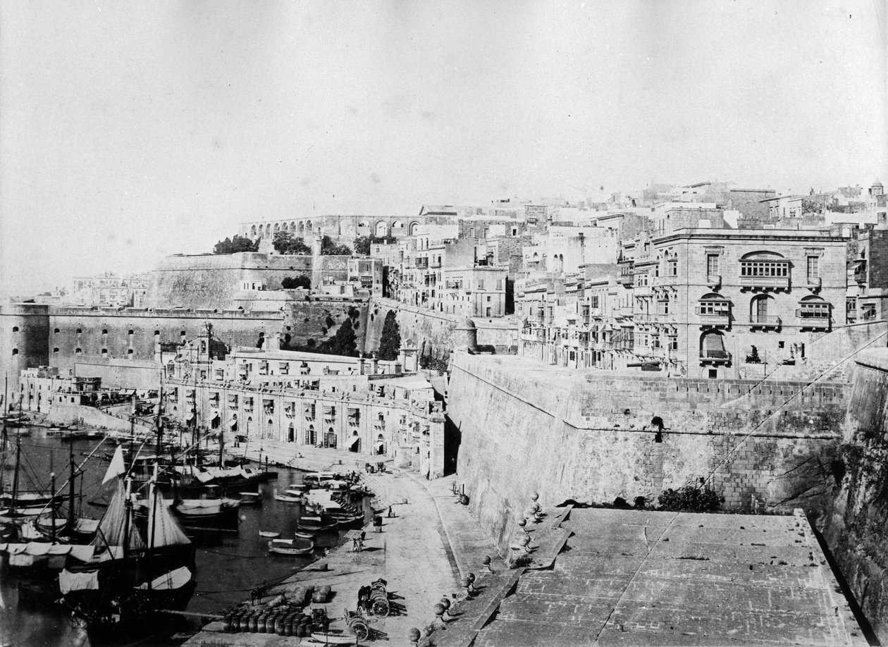 Valetta z Lower Baracca, Malta, ok. 1880-83 r. autorstwa English Photographer