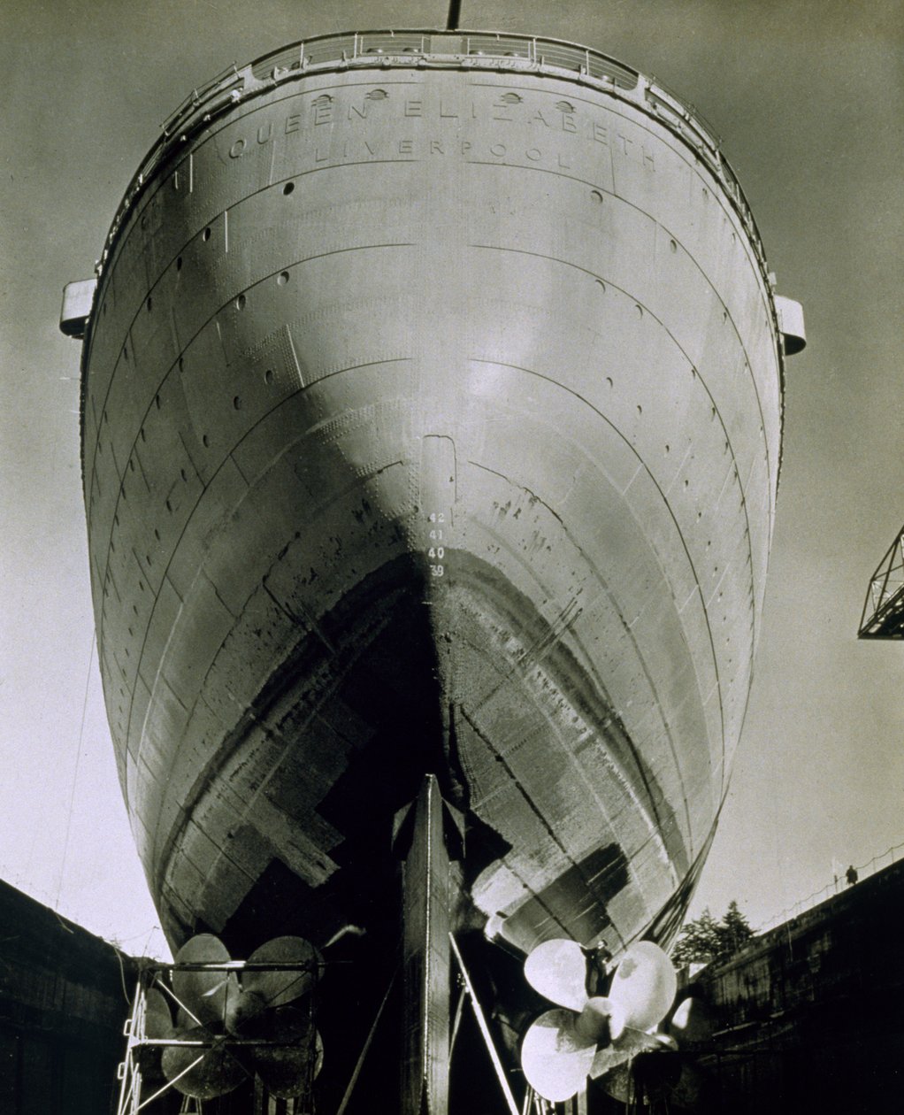 Widok RMS Queen Elizabeth, 1942 autorstwa English Photographer