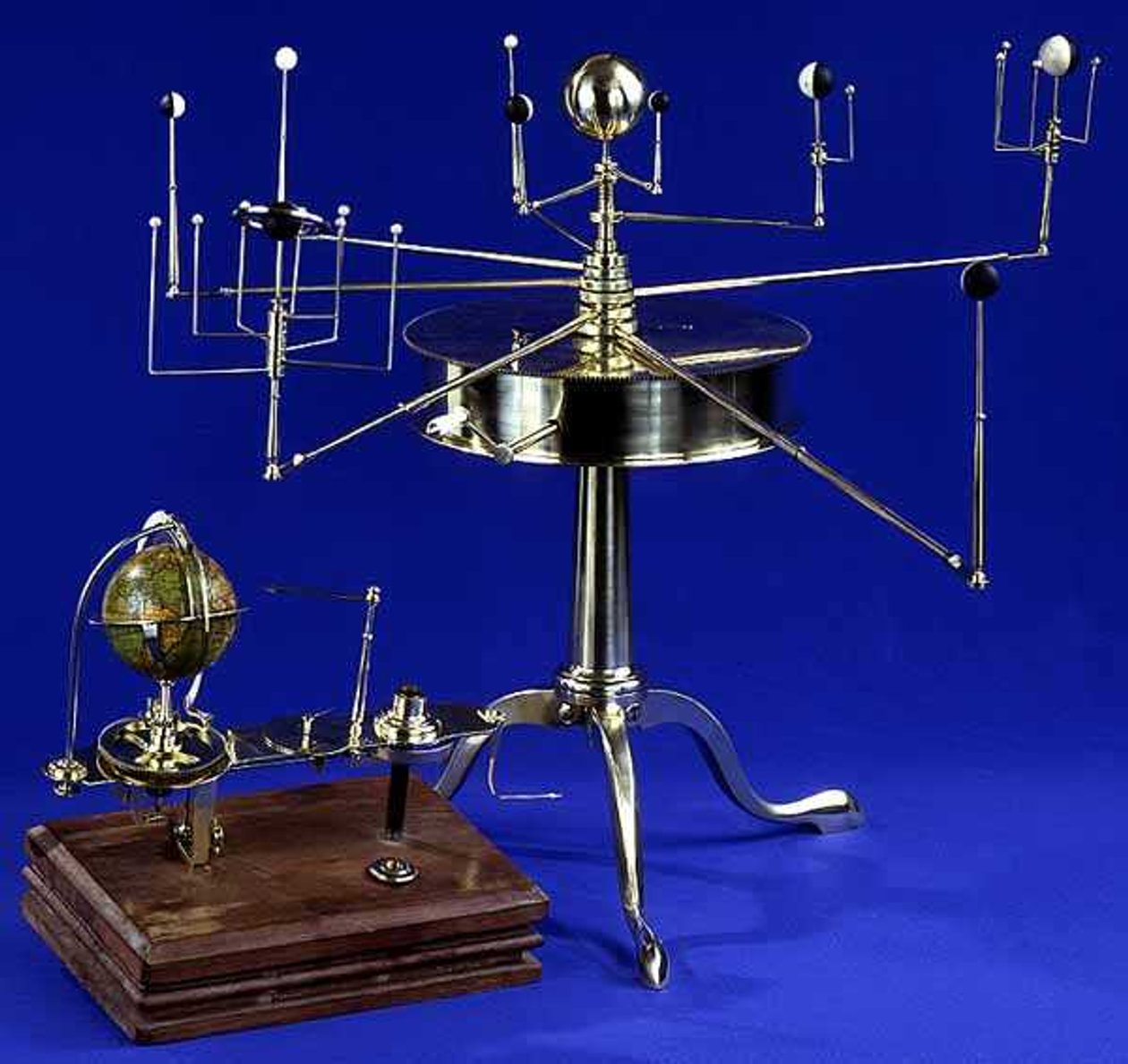 Przenośne planetarium lub planetarium typu Martin, autorstwa Thomasa Blunta (fl.1760-1822) George Newman i Thomas Voigt, ok.1808 (mosiądz, mosiądz posrebrzany i kość słoniowa) (zob. także 135773) autorstwa English School