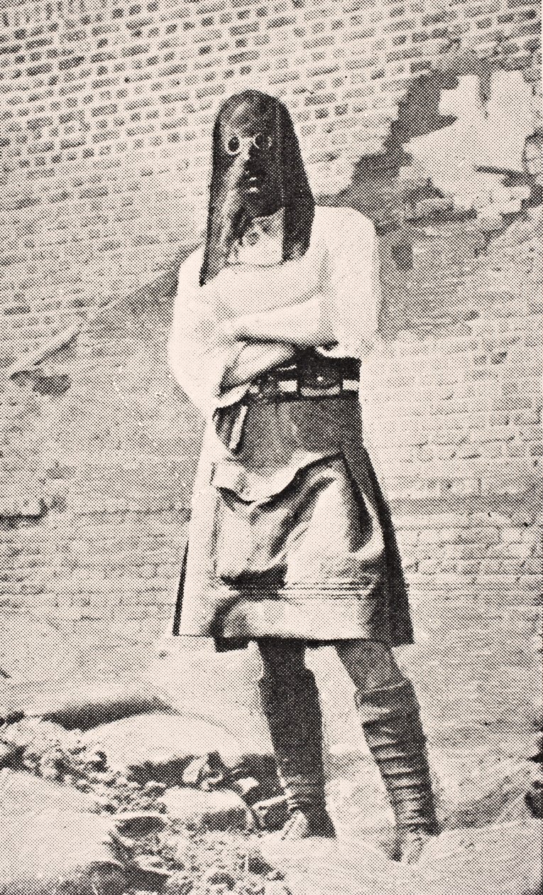 Szkocki żołnierz w masce gazowej w 1915, z „The War Illustrated deLuxe”, wydanej w Londynie, 1916 autorstwa English School
