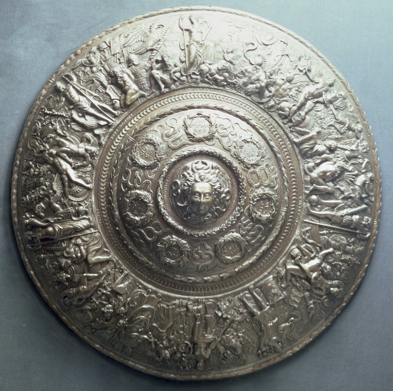 Tarcza z głową Meduzy, 1552 (srebrna) autorstwa English School