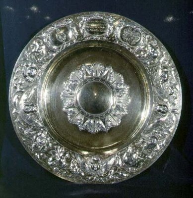 Danie Caroline Jałmużny, wykonane w Londynie, 1665-1666 (srebro pozłacane) (patrz również 355579 i 355591) autorstwa English School