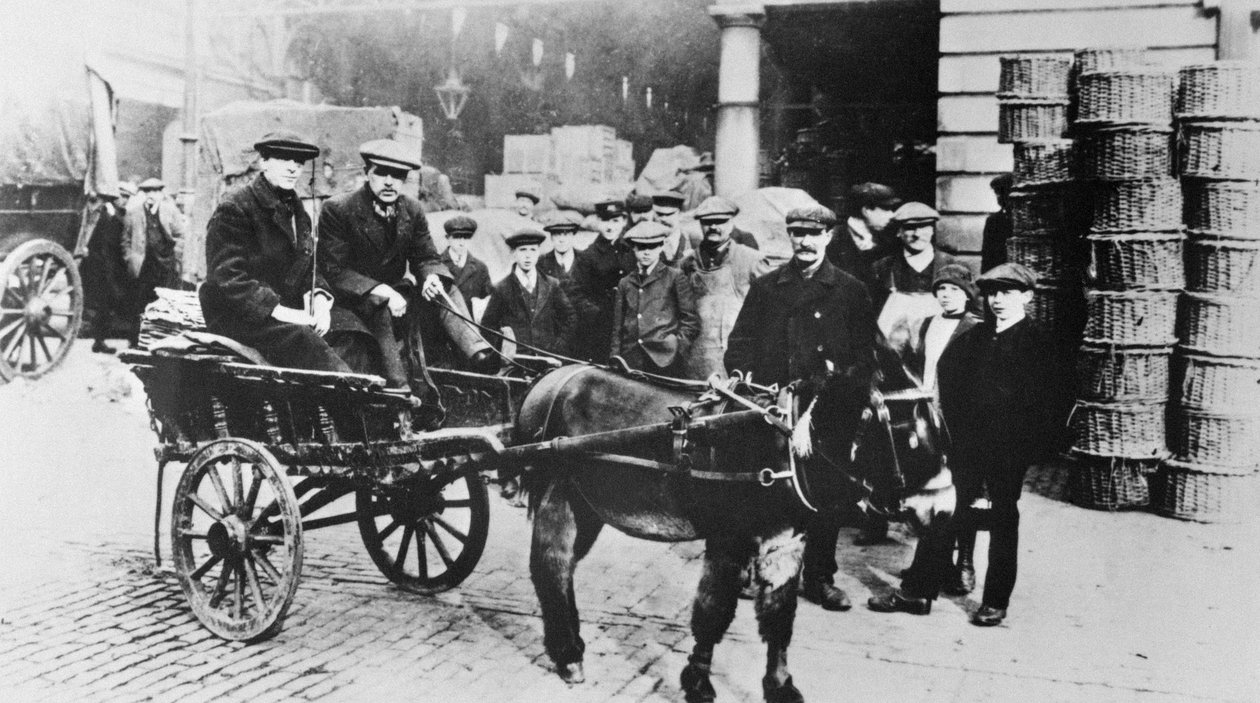 Widok na Covent Garden Market, 1900 r. autorstwa English School