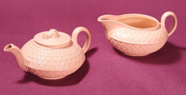 Dzbanek do herbaty i dzbanek do mleka z kamionki Wedgwood, ok. 1860 (ceramika) autorstwa English School