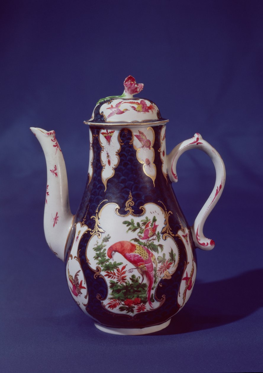 Dzbanek do kawy Worcester, ozdobiony rajskimi ptakami, ok. 1750 (porcelana) autorstwa English School