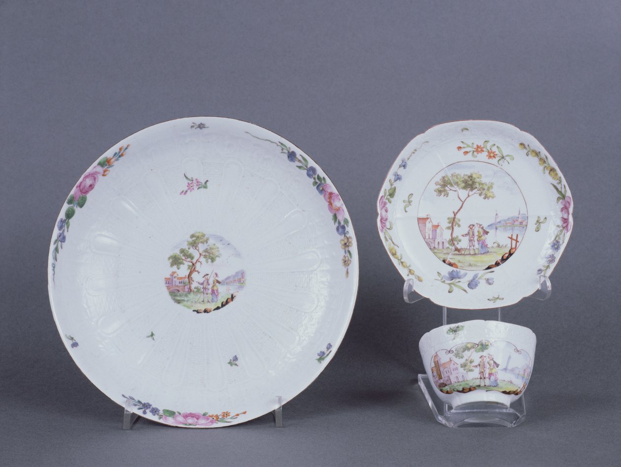 Worcester miseczka ze spodkiem i półmiskiem, dekoracja chinoiserie, ok. 1750-55 (ceramika) autorstwa English School