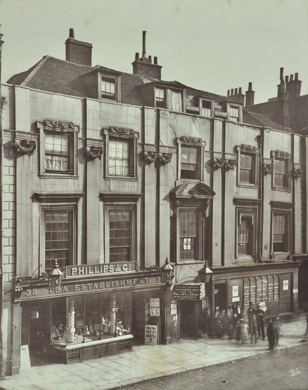 36-38 Aldersgate Street: Shaftesbury House, Londyn, 1879 autorstwa English Photographer