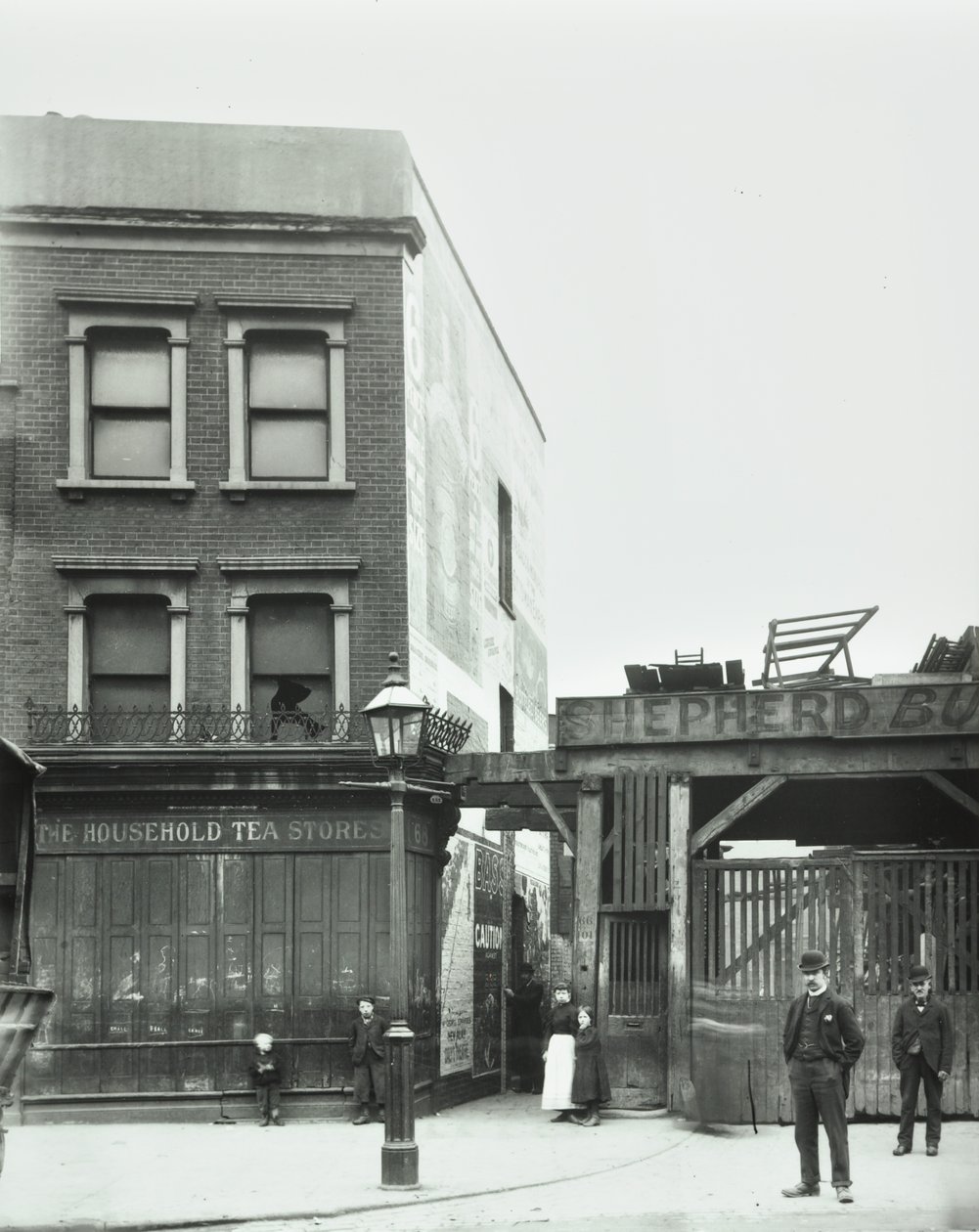 68 Bermondsey New Road: elewacja frontowa, Londyn, 1898 autorstwa English Photographer