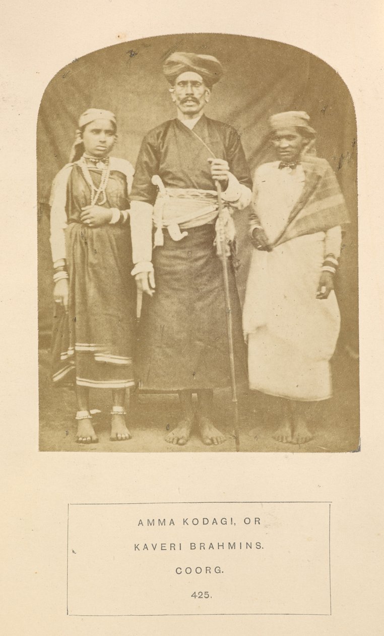 „Amma Kodagi lub Kaveri Brahmins”, z „Lud Indii: seria fotograficznych ilustracji, z opisową czcionką, przedstawiającą rasy i plemiona Hindustanu”, t. VIII Johna Forbesa Watsona autorstwa English Photographer